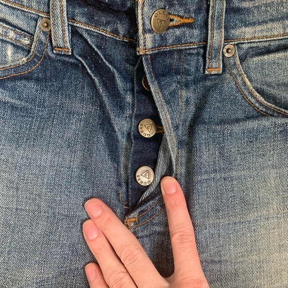Guess Early Y2K Mid-rise Button Fly Denim Shorts - Picture 2 of 3